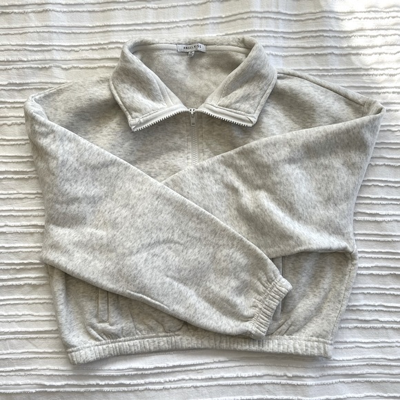 Angel Kiss Sweaters - Cropped Crew Neck